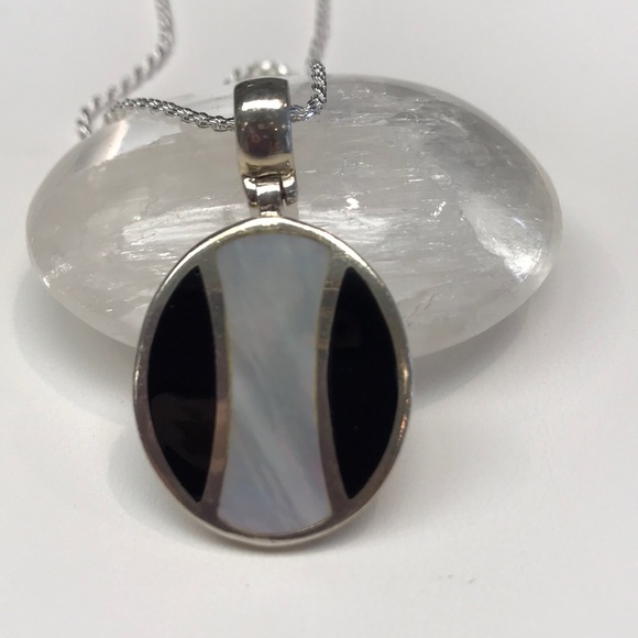 STERLING SILVER BLACK ONYX & MOP PENDANT 148 NWT - Picture 2 of 7
